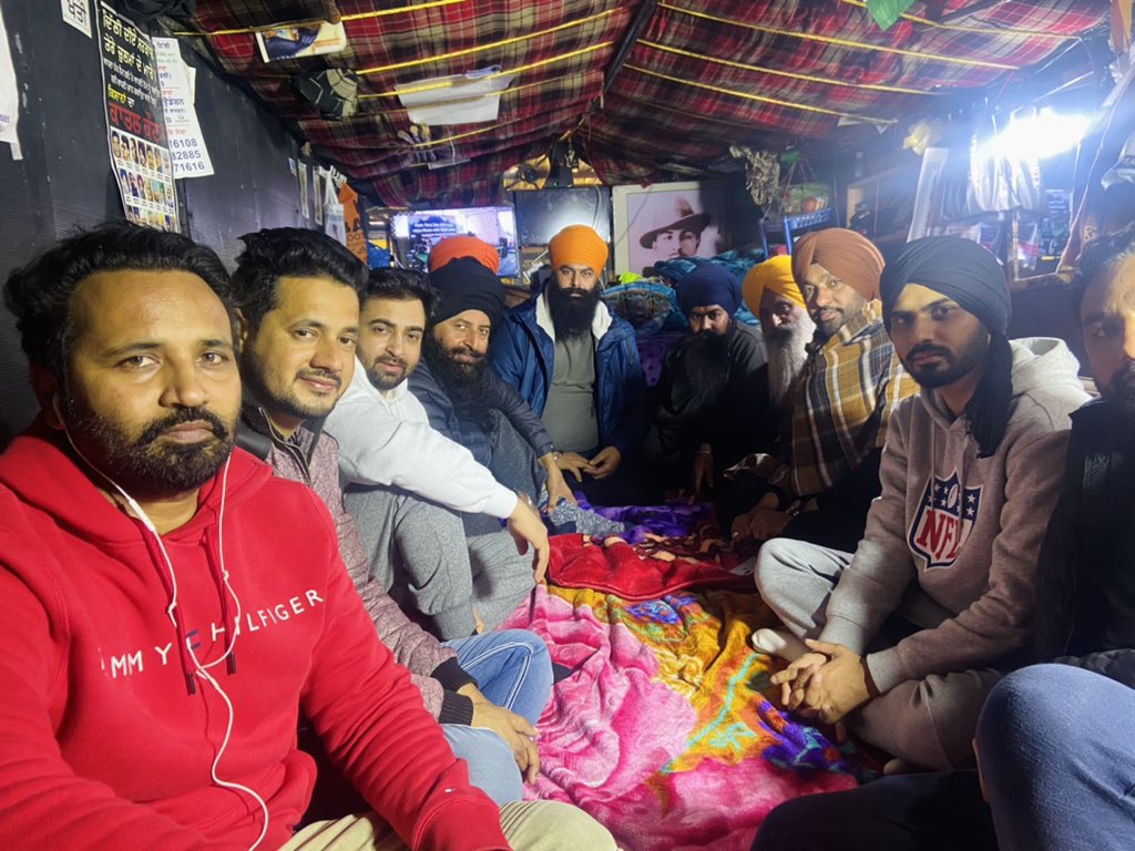 KhehraSimar's tweet photo. No Farmers No Food 🌾 
#kissanmajdoorektazindabadh 
#takebackfarmslaws #takebackfarmbills #indiasupportfarmerprotest #dilichalo #repealblacklaws #speakupforfarmers https://t.co/ZEh0GAMjrw