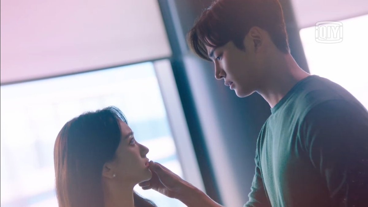 Глагол do does. If you love her. She/her надпись. Она никогда не узнает дорама 2021. Дорама сонбэ не крась.