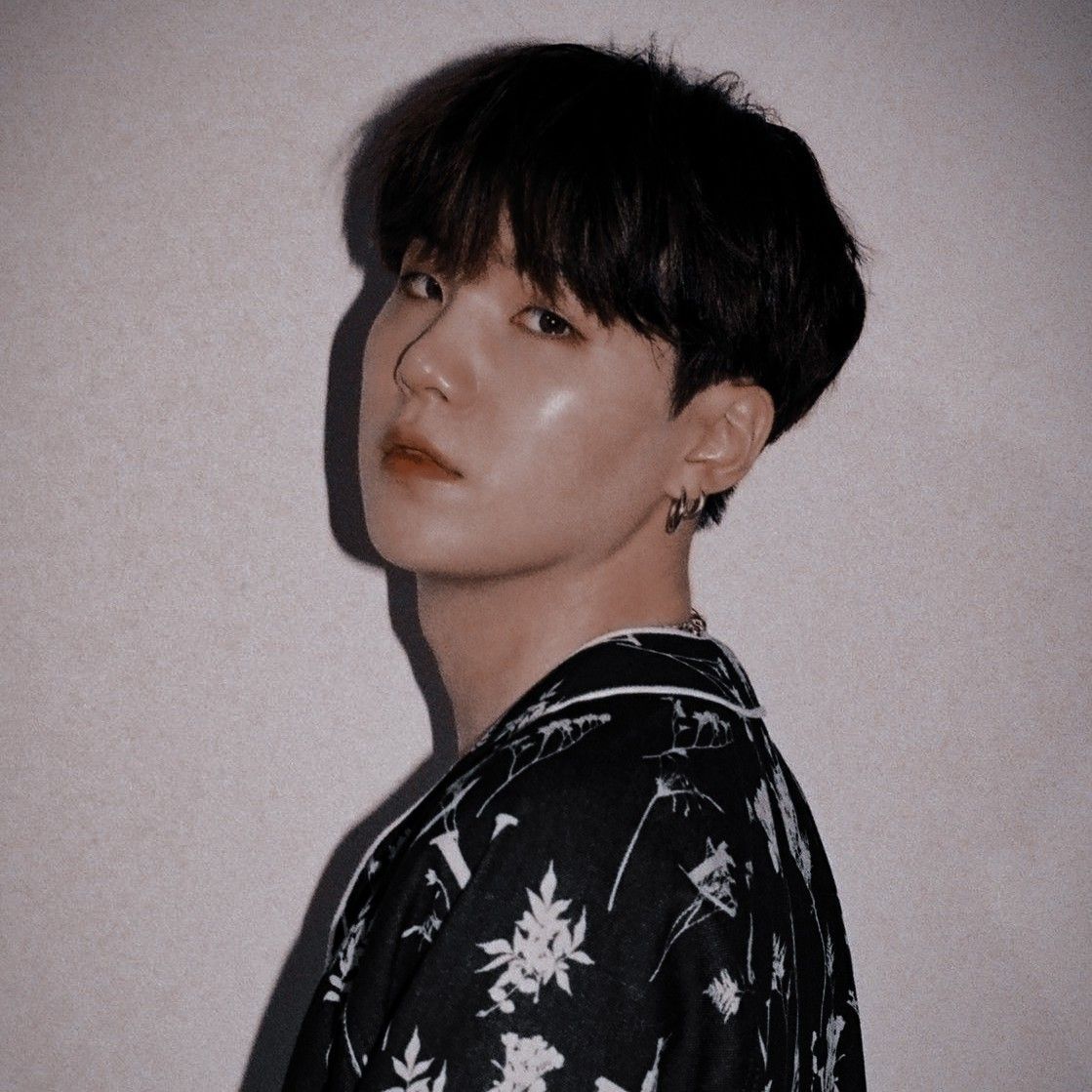 - Yoongi being the most precious boy a thread; #YOONGI  @BTS_twt