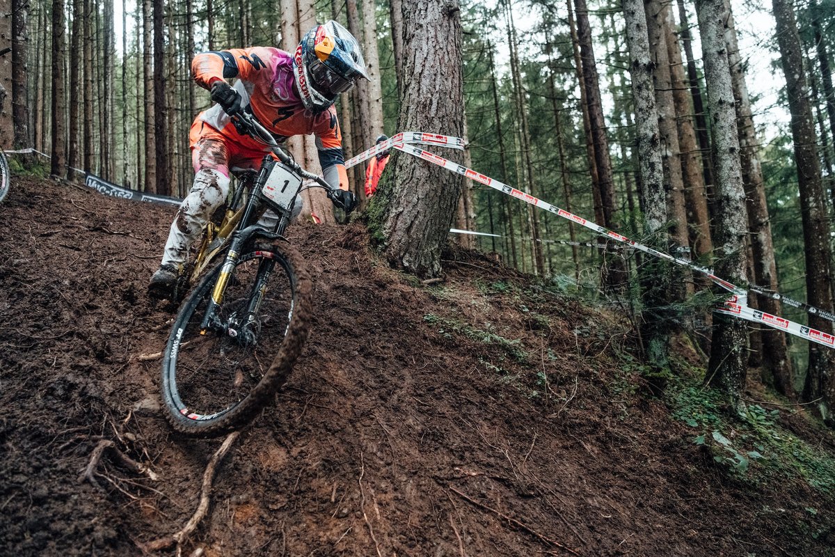 alotroladomtb's tweet photo. La vida en bicicleta: a por el 2021 ¿estas preparado? | Video Red Bull Bike https://t.co/J50geCrKio #MTB #VideoMTB @redbullbike https://t.co/zmzffCg0qE