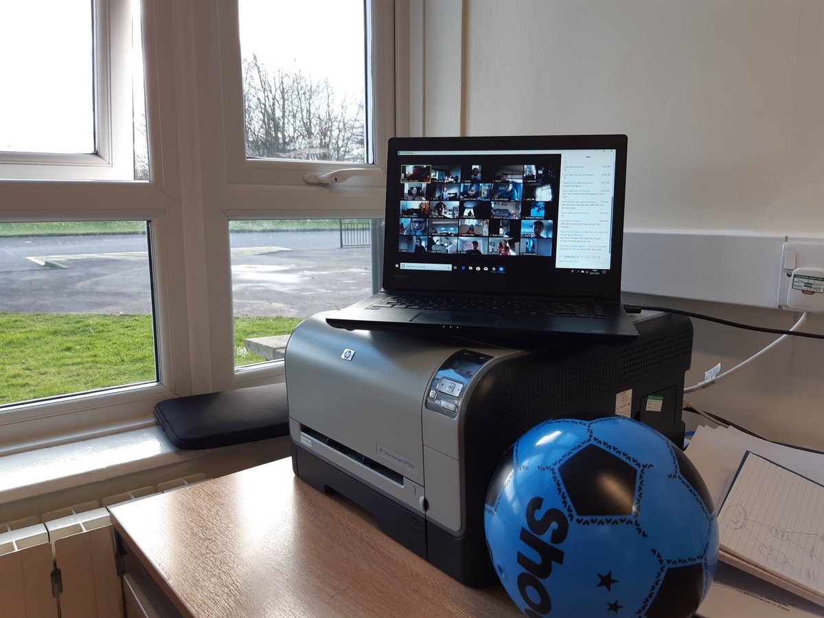 GreenfieldsCPS's tweet image. Mrs Robertson and I are doing our football this afternoon in the office! It's great to see so many of your smiling faces! 💚
#beoriginal 
#theworldiswaitingforyou 
@ACFC2020