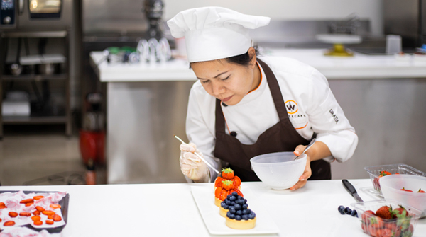 Whitecaps_bglr's tweet photo. Every student tries a hand at multitude of desserts before he/she sets about to craft her own imagination! Here is of the moment, when a student made Topical Fruit Tarts from scratch to finish.                                                                       Link in Bio. https://t.co/Rv9mA3Se4U
