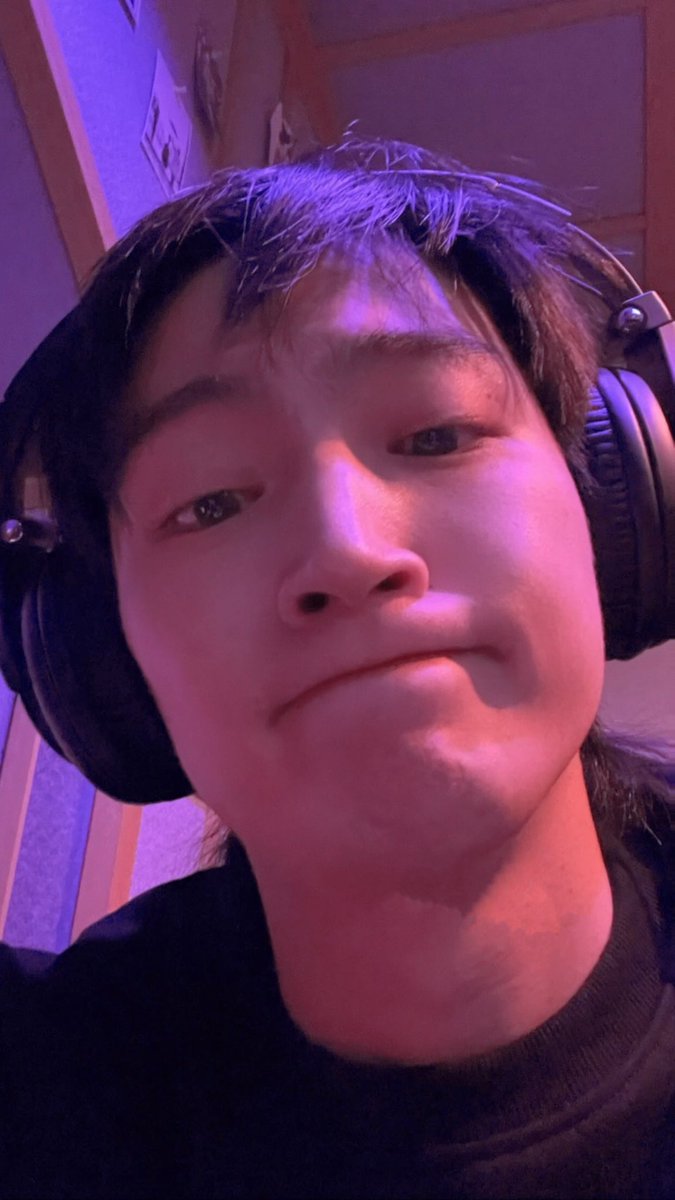 waitverse0622's tweet photo. White                  Or           Black
Cute                    Or        So cute
#JAYB #JAEBEOM #DEF #제이비 @JAYBDEF___ https://t.co/cWxGqzbhe8