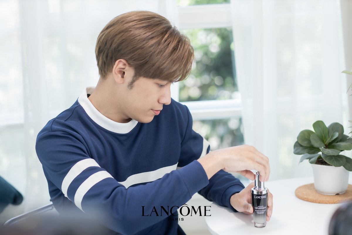 lancometh's tweet photo. ปิดท้ายก่อนนอน ด้วยการทา LANCÔME ADVANCED GÉNIFIQUE SERUM จากสิงโต ฝันดี แล้วพบกันใหม่ค่ะพีรญาทุกคน😄💙

#LancomeXKristSingto
#THGenifiqueVirtualEvent https://t.co/L6YMDpEo0c