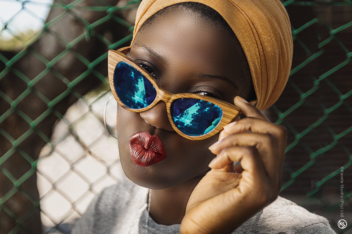 KavelaStudio's tweet photo. Portrait photoshoot. Book yours!
____________________
info@kavelastudio.co.za
https://t.co/z0sFOMuciV 

#portrait #portraitphotography #black #sunglasses #dook #lipstick #posing #pose  #brownskin #brownskingirls #blackbeauty #levis #shirt #jeans https://t.co/yamOmfwse9