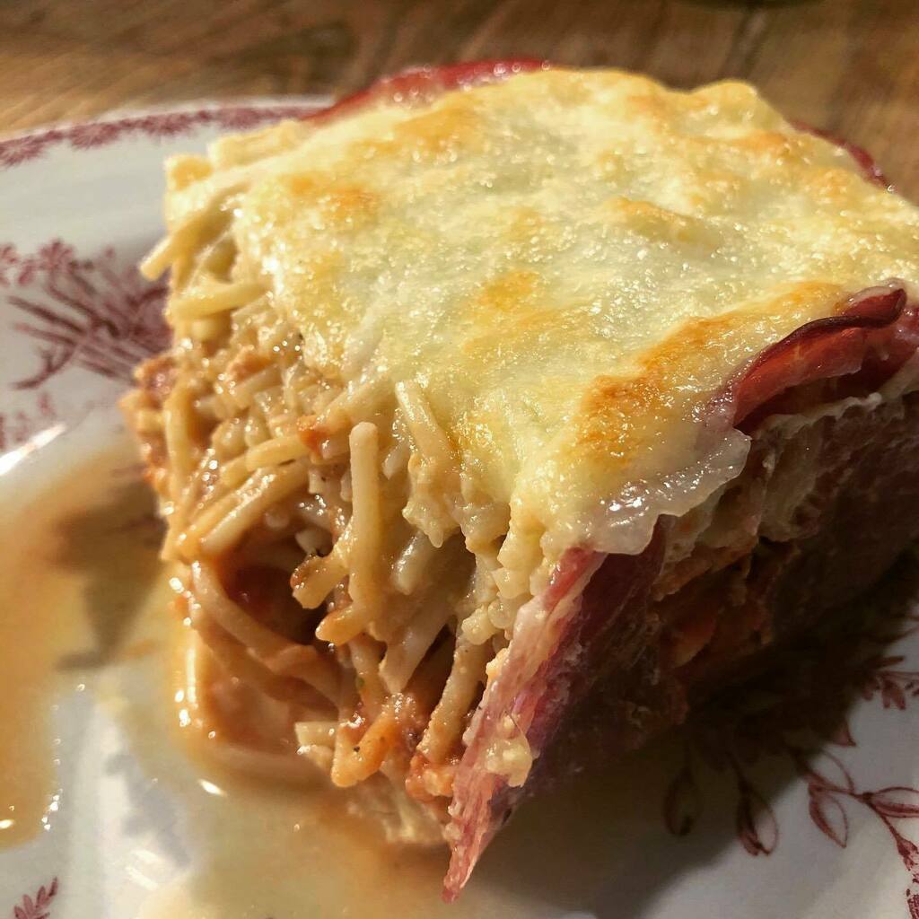 mememoniq's tweet photo. Spaghetti cake #pates #spaghetti #spaghetticake #gateaudespaghetti #cuisine #food #homemade #faitmaison N'hรฉsitez pas ร nous demander la recette, nous la publierons dans notre blogย http://cuisine-meme-moniq.comhttps://instagr.am/p/CKMAZQnB0u6/ https://t.co/gGUKFQVLp0