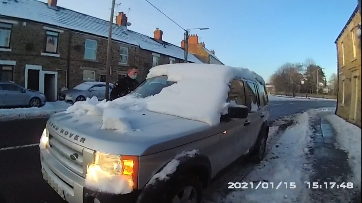 DurhamPolice's tweet photo. This motorist may as well have driven with their eyes closed 🥴

By not clearing snow from all windows, you are not only breaking the law but more importantly could place your life, the lives of your passengers and the lives of those around you in danger.

#DriveToArrive https://t.co/wc47IOWQhL