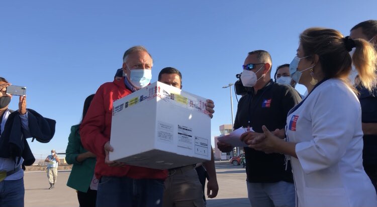 ✈️💉 Llegaron 15.300 vacunas para inocular a los primeros funcionarios de la salud tanto públicos como privados. Dosis partieron hacia  #Antofagasta #Tocopilla #Taltal #Calama