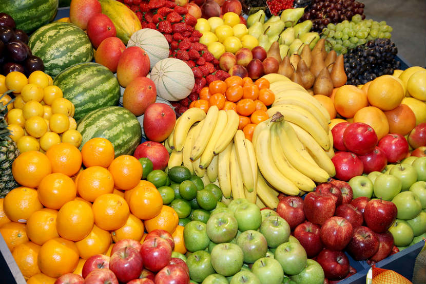 GhanaNcd's tweet photo. Are you eating healthy? Are you feeding your children with enough #fruits &amp; #vegetables to help boost their immune system in this #covid era? Let's eat more fruits &amp; vegetables to boost our immune system. #eathealthy https://t.co/yohWPNgdEy