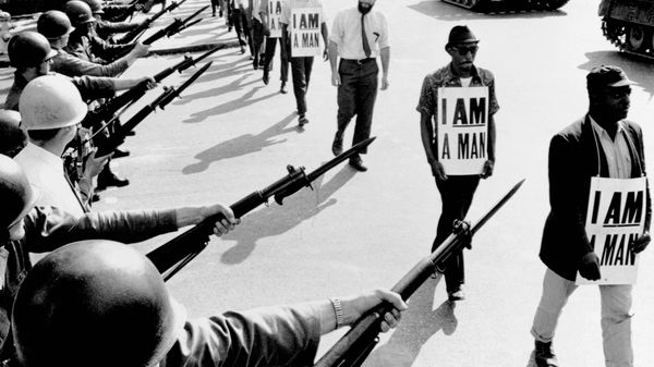 After multiple demonstrations with 10K+ Memphis residents, and the killing of a 16 year protestor are the hands of police, Loeb called in the National Guard. 4,000 troops arrived. The next day, sanitation workers still protested with signs that read “I Am a Man.” 10/