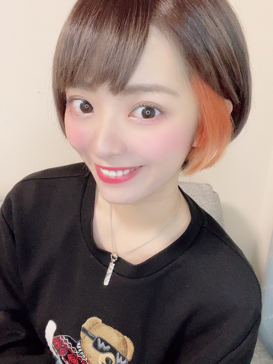 花澤歩 この度公式通販サイト オープンしました W 今はチェキのみですが グッズ制作などもしていきたいと 思ってるのでよろしくお願いします T Co Tq0vjr3tu3