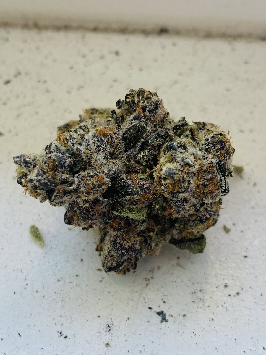 smeez38's tweet photo. Hello beautiful #CannabisCommunity #33splitter https://t.co/G9SFvGQHAz