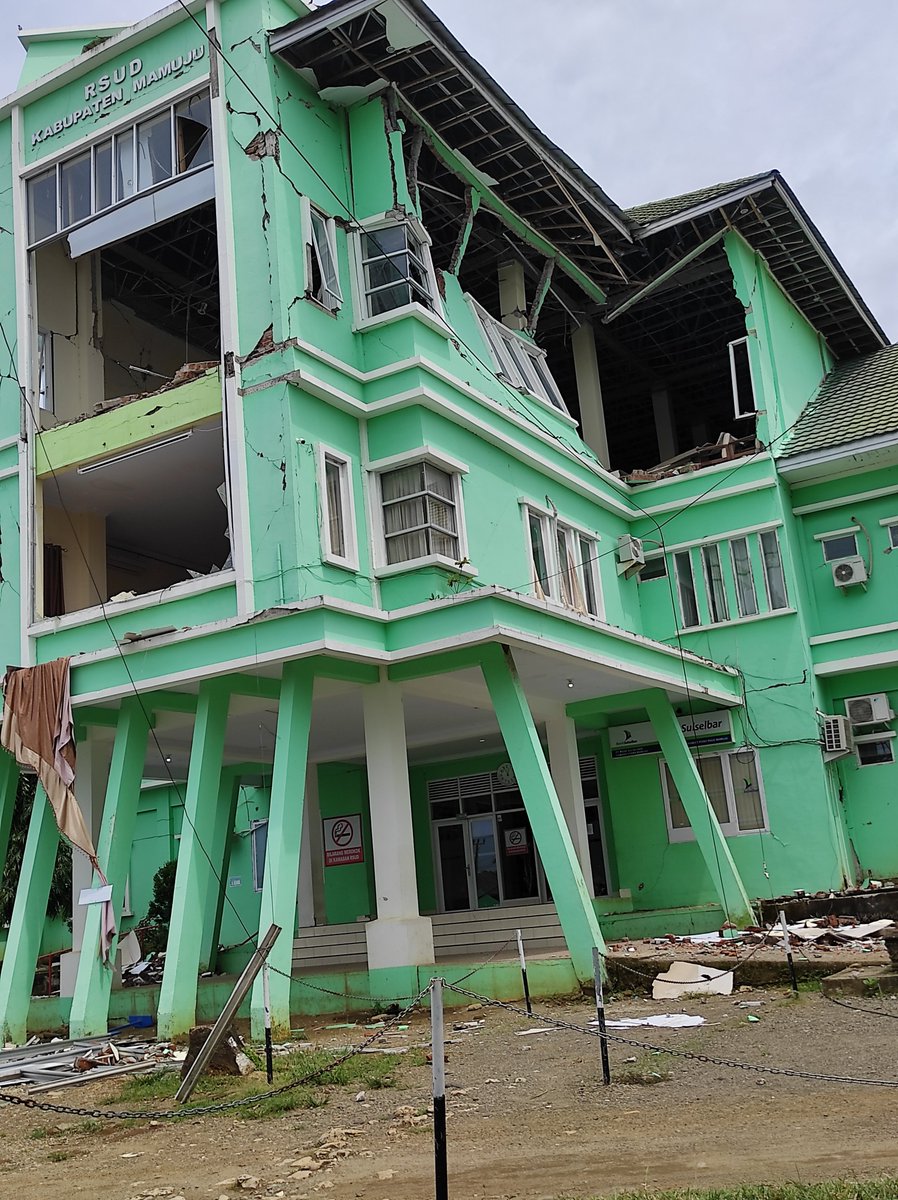 Oxfam is working through its local partners to help those affected by last week's earthquake in Indonesia. The camps are overcrowded, with no precautionary measures in place to prevent the spread of COVID-19 and with limited PPE available.

oxfam.org/en/press-relea…