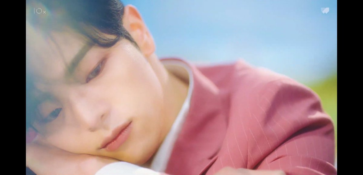 1_800_woooojinn's tweet photo. he's just so perfect,,, I'm speechless #KIMWOOJIN #REFLECTION #PinkVer #VisualFilm #김우진 https://t.co/Xl3jwUZytC
