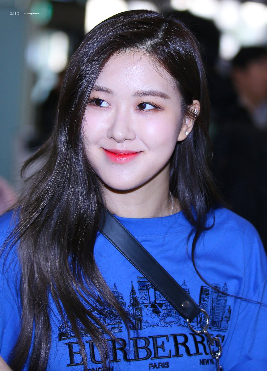rshourly's tweet photo. #로제 #ROSÉ https://t.co/B9hBsOXMsk