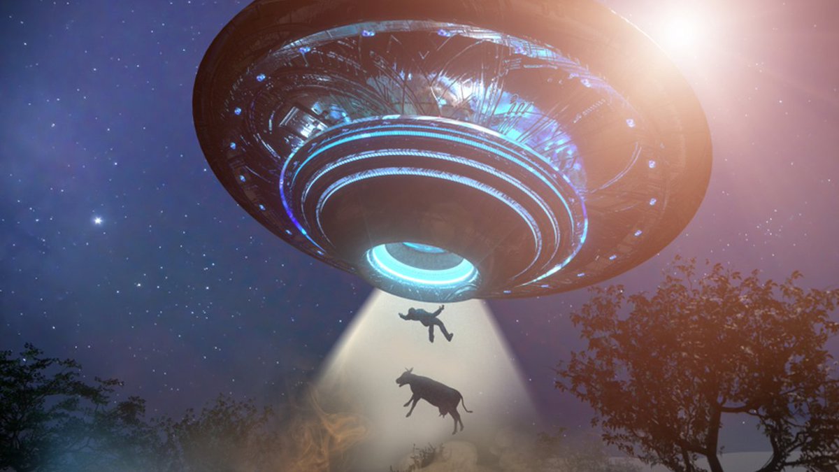 Shutterstock's tweet image. Hey, remember those monoliths a few months ago? Turns out, it WAS aliens.
They took one good look at 2020 and couldn’t get back to the mothership fast enough. #Predict2021