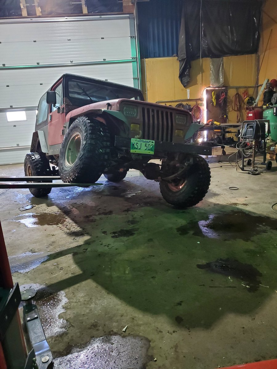 ShawnZeghers's tweet photo. Winter Weekender project, El Cheapo.  Some do it yourself suspension mods. https://t.co/Kl6yFlYd7n