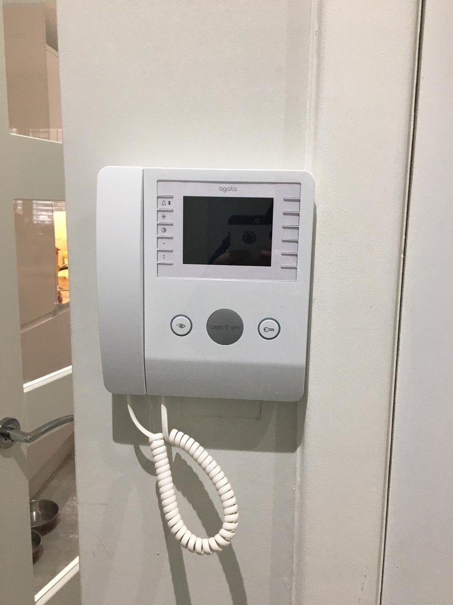 LTMLtd's tweet image. Another new @CAMEBPTUK X1 video system installed for our customer in #Watford #WD17

Bespoke stainless steel panel ✅ 

Block engraving ✅ 

Agata video handsets ✅ 

#intercominstaller #securityinstaller #camebpt #agata