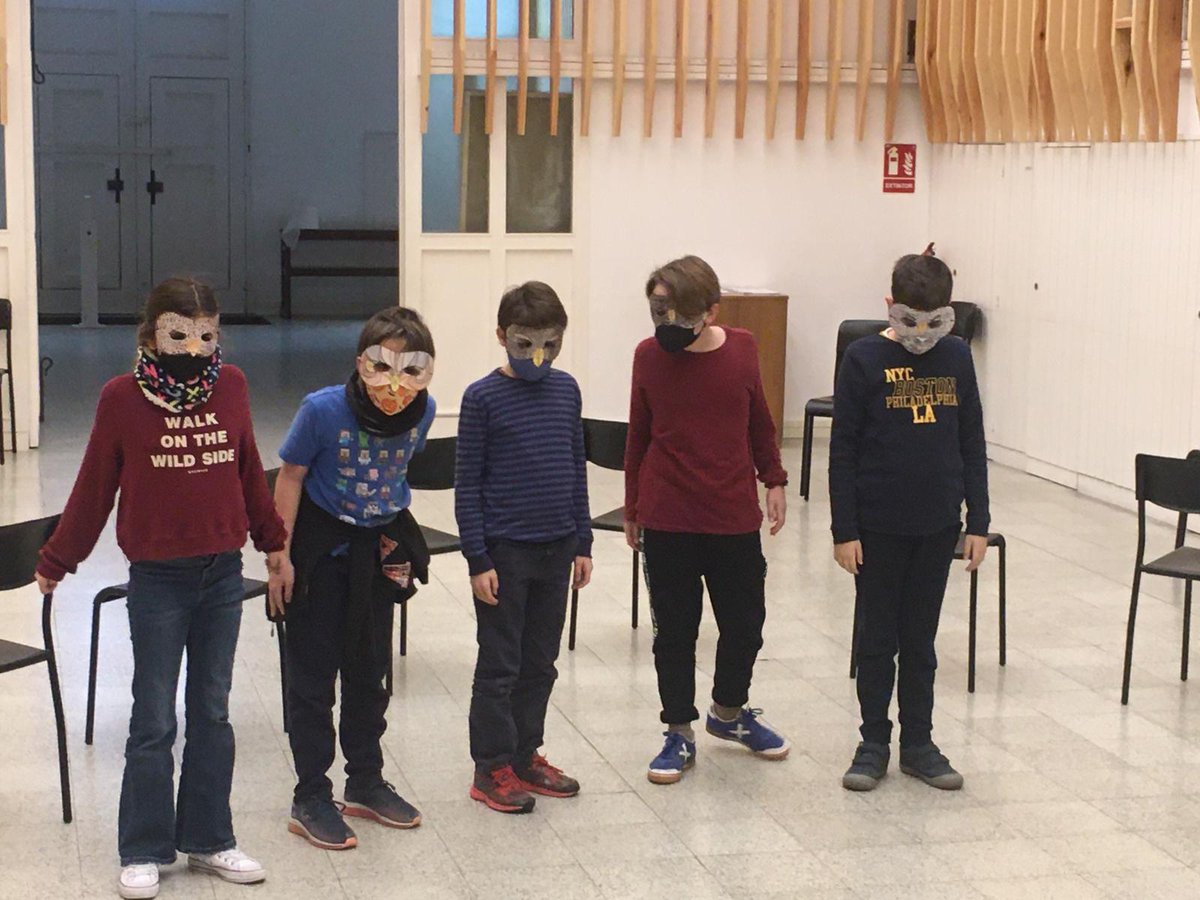 escolapiabalmes's tweet photo. MONOGRÀFICS DE TEATRE A PRIMÀRIA ESCÈNICA

A 5è aquests dies estem treballant un monogràfic de teatre de màscares! Creem personatges a partir del cos, el
moviment i la veu!

#primàriaescènicaepb
#5priepb
#primàriaepb https://t.co/05KyCSmmZm