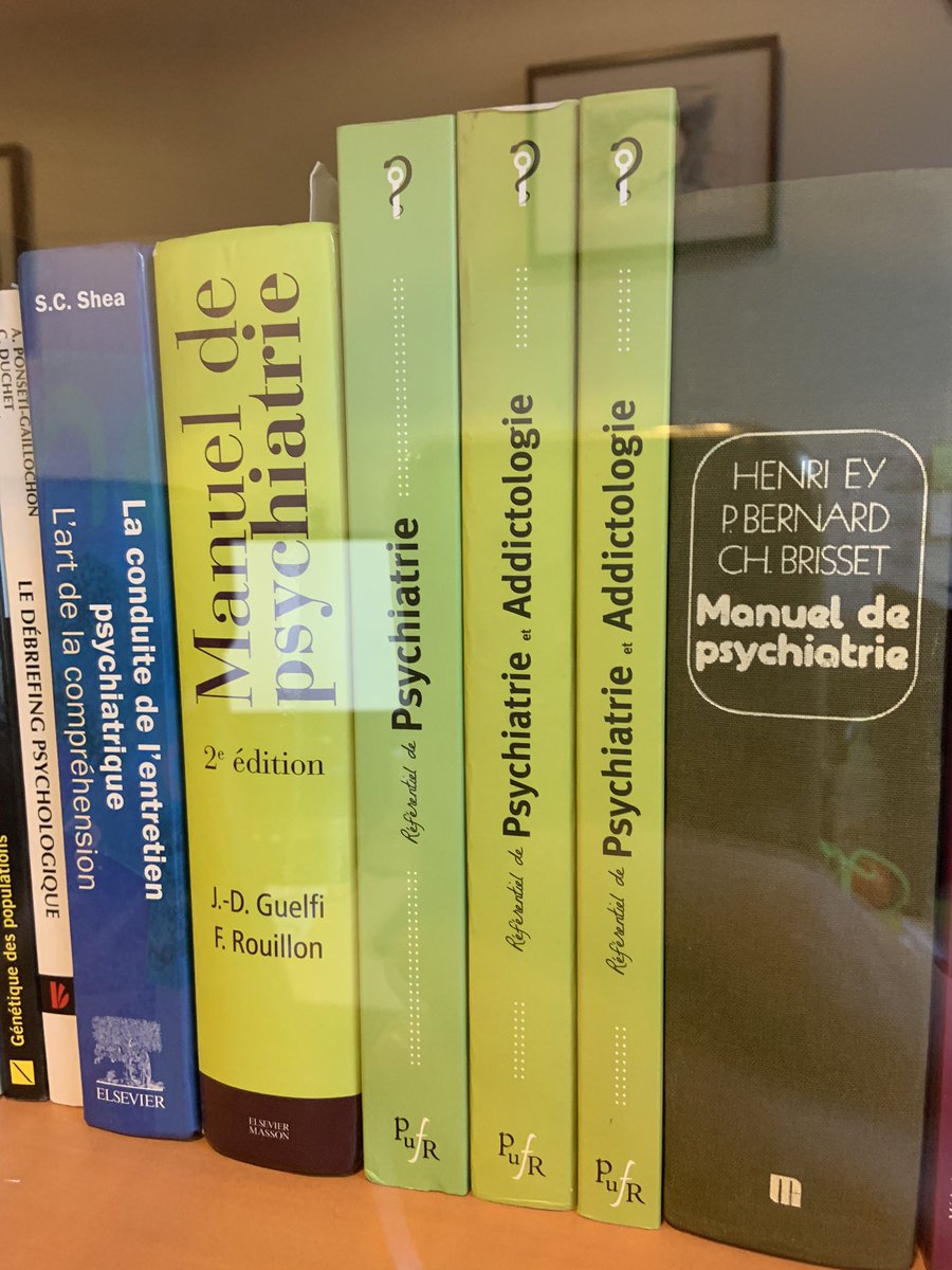 pa_geoffroy's tweet photo. 3e version du référentiel de psychiatrie !! Quelle fierté et aventure depuis la 1ère edition avec collègues et amis de @AssoAESP @AliAmad_x @caimadja @Clelia2304 @64Antoine @HugoPeyre @TbkSarah @baptiste_pignon @DrAidaCancel @MalletJasmina T Fovet, F Benzerouk et @CNUP_FR #cunea https://t.co/ySHz3ZIYer