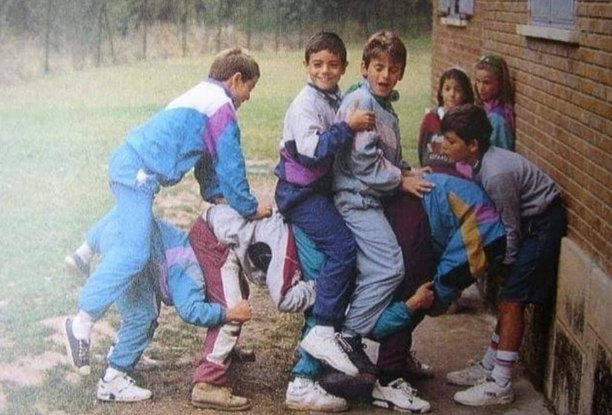 Yo en 2021: ¿Por qué tengo tan jodida la espalda?
Yo en 1992: