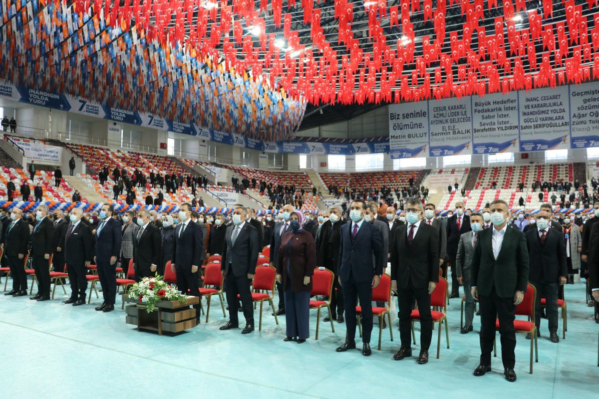 Genel Başkanımız ve Cumhurbaşkanımız Recep Tayyip Erdoğan'ın video konferansla katıldığı Elazığ 7. Olağan İl Kongremizi büyük bir coşku ve heyecanla gerçekleştirdik. 

Millete hizmet yarışında bayrağı devralan yeni yönetimimize başarılar diliyorum.

#İnandığınYoldaYürü