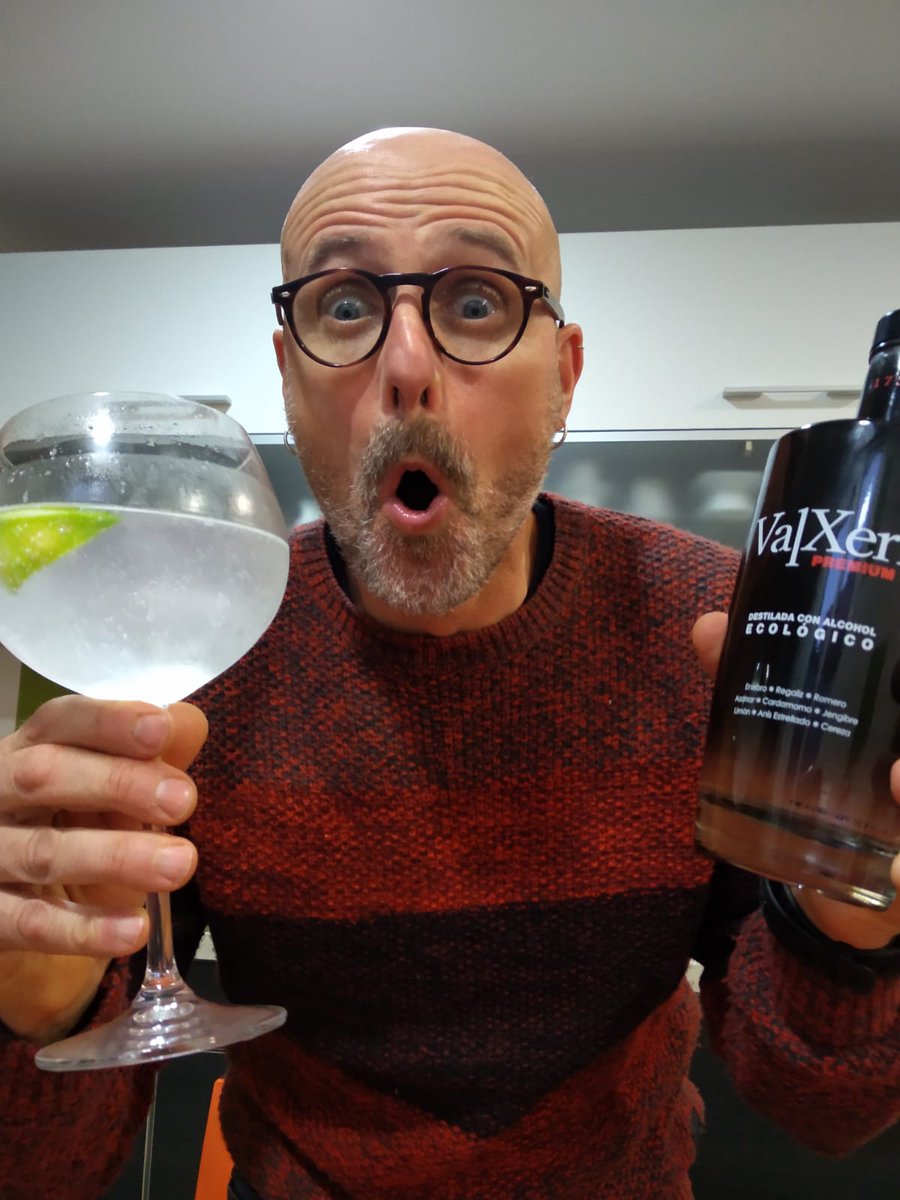 Valxerit_Bcn's tweet photo. Con #Valxerit #Premium #Gin, el #BlueMonday es mucho menos blue! 🍸 #gintonic #ginandtonic #gincola https://t.co/6v8OyyqixS