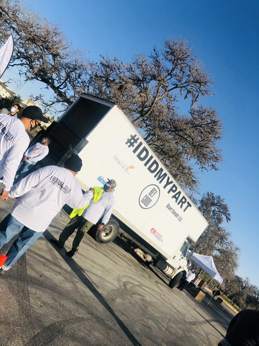 We’re ready to receive! Stop by MacGregor Park today between 10 am- 12 pm to drop off essential items for those in needs. See the full list of items to donate at originalmlkparade.org.