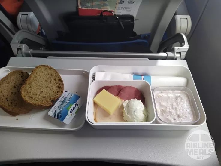 AirlineMealsNet's tweet photo. Edelweiss Air, Switzerland (ZRH) to Egypt (HRG), 15 Jan 2021 (breakfast, economy class). Photo by Silvano.

More: https://t.co/ZBnaFnmcQA
@flyedelweiss @edelweiss_air_fan #airlinefood #foodporn #inflight #meal https://t.co/GvZy1bGmTR