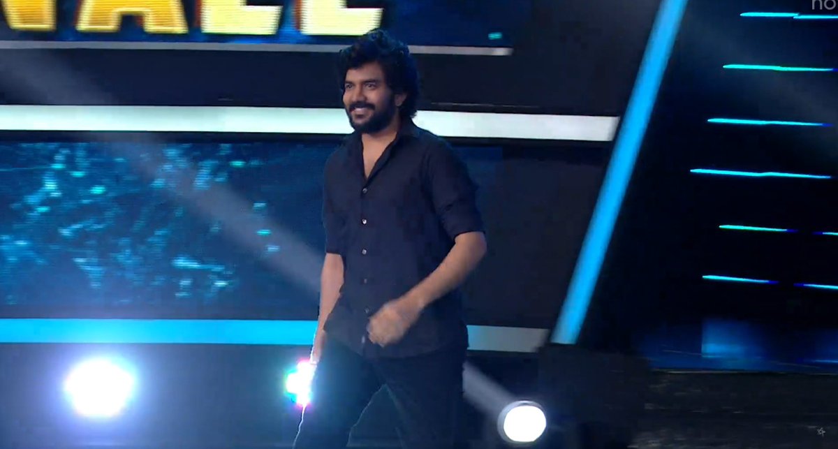 மின்னலென வந்துமழையென சிரித்துமண்வாசனை போல்மனமெல்லாம்புன்னகை வீசி செல்லும்புது புயல்அவன் வருகை #Kavin ||  #Lift