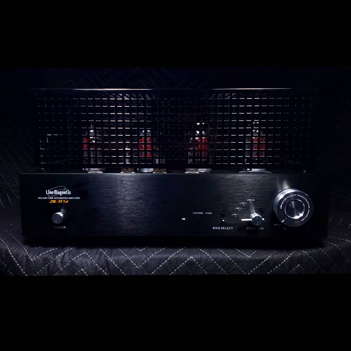 tubeampfixer's tweet photo. #linemagnetic #theartoftheamp #audiophile #audio #HiFi #tubeamps #tubeamplifier #truetothis #blackiefixedit https://t.co/Y7s3UlwdAe