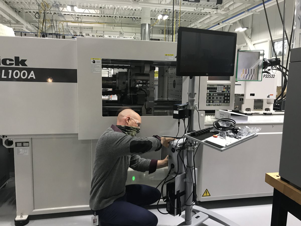 HyperthermJobs's tweet image. Hypertherm&apos;s Dennis Kulakowski (Advanced Mfg Engineering Leader) wires a RJG CoPILOT system.

Want to learn more about being a Senior Injection Molding Engineer on this great team?  hypertherm.jobs 

#hyperherm #injectionmolding #toolingengineer #greatteam #hiring