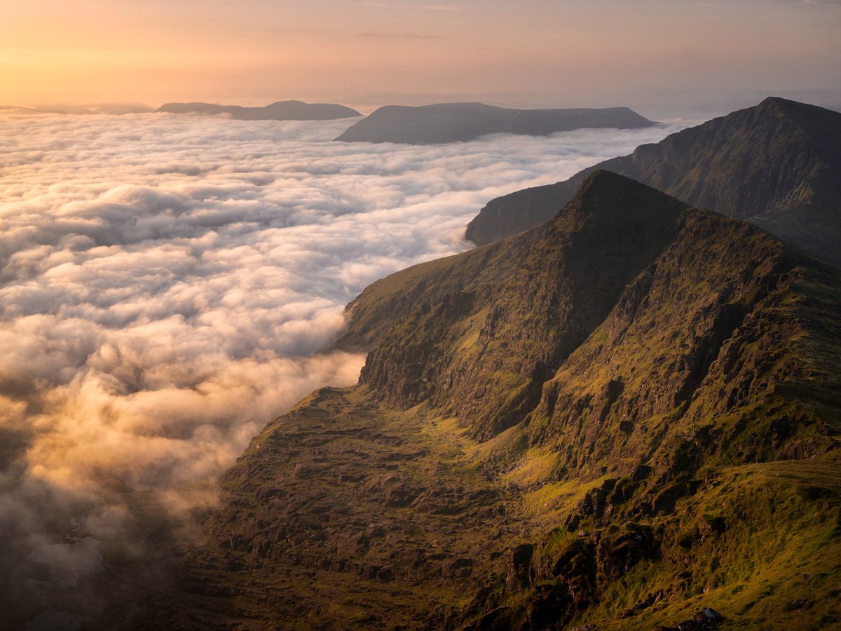 seanorphoto's tweet photo. Summer mornings at the summit of Mount Brandon, in Co Kerry. What’s place @DiscoverIreland @PictureIreland @ThePhotoHour @UKNikon #createthelight #landscapephotography https://t.co/DNMhRb3NB4