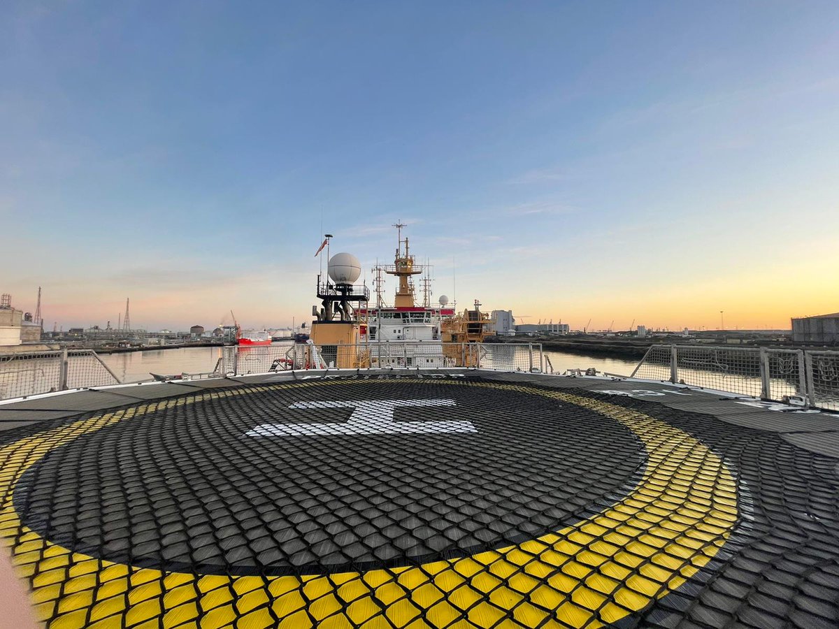 hmsprotector's tweet photo. It's taken over 220,000 people-hours and we are now back where we belong at sea conducting trials before an intense work-up period and OST later this year! Enjoy a time lapse and some photos of us sailing! 
#sailing
#readyforsea
#EngineeringUK https://t.co/BgOdmgz5pf