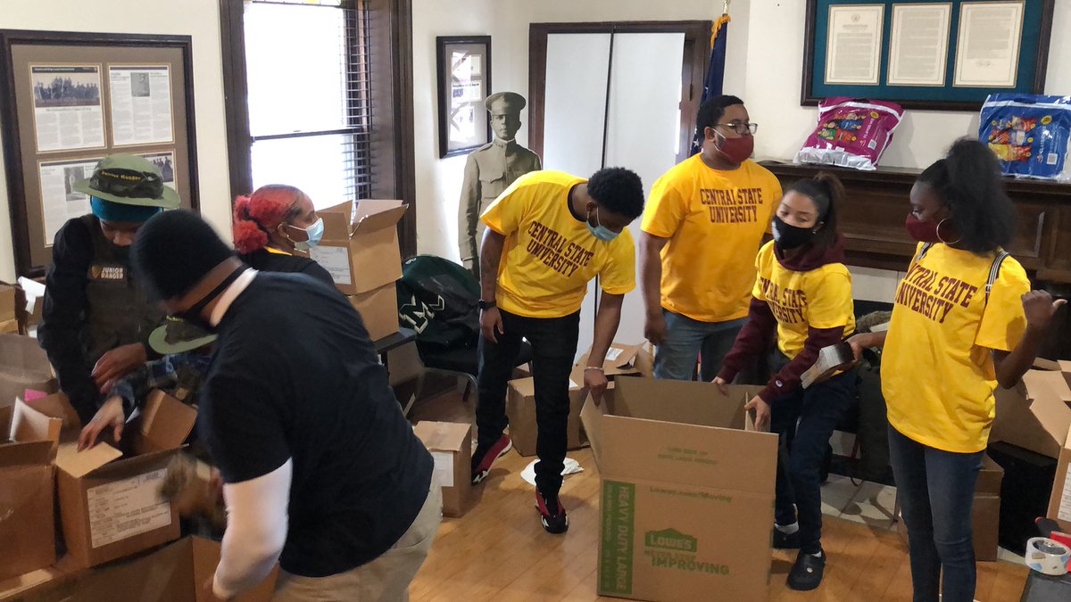 Volunteers from the community are at <a href="/CharlesYoungNPS/">CharlesYoungNPS</a> today on this #DayOfService to fill boxes of park literature that will go out to area students. Thx to all who volunteer on this meaningful day!!! #MLKDay2021