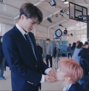 คือมันแบบนี้นะ มีคนสองคนวิ่งแข่งกัน คนนึงชื่อสมนึก อีกคนชื่อสมคิด แต่คิดวิ่งถึงก่อน แล้วทีนี้อะนึกมันไม่ถึงไง แต่คิดถึง