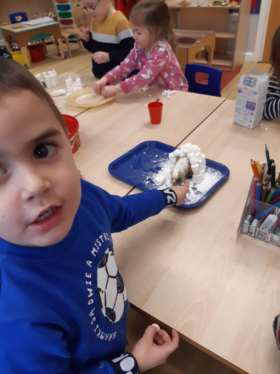 FallonSmca's tweet photo. Today we have been making a home for a polar bear⛺. The children have made edible glue and used it with marshmellows to construct an igloo.❄ https://t.co/LQuxkj7uux