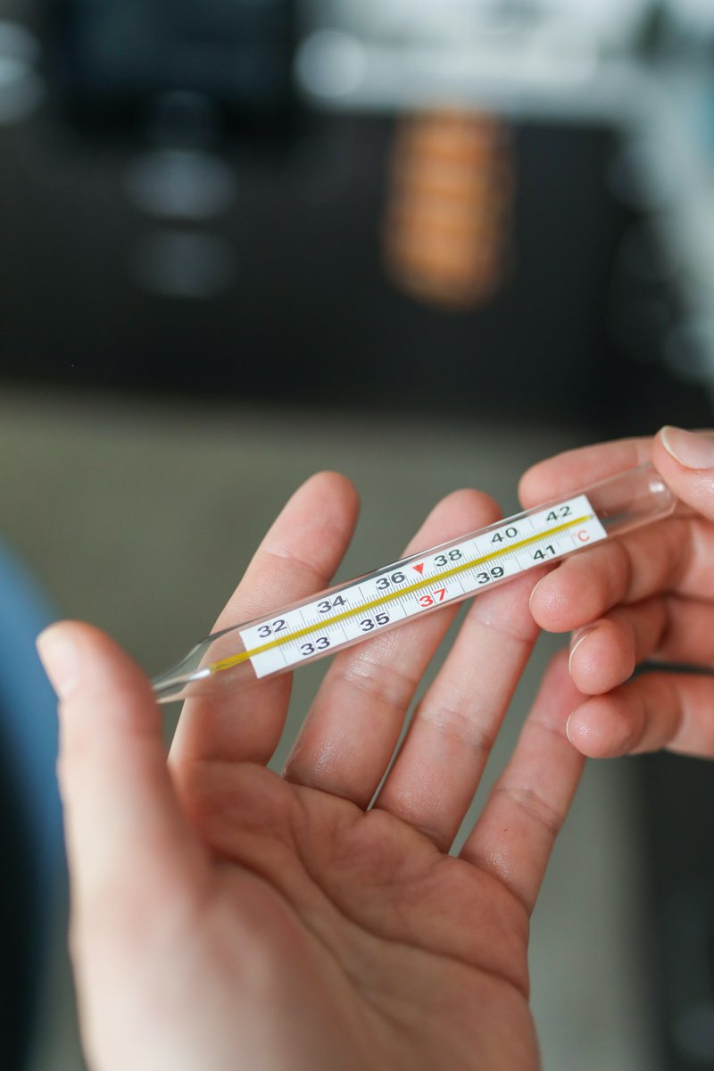 robertsonprog's tweet photo. For this #MondayMathChallenge we are comparing the freezing points of water and hand sanitizer! Measure equal parts of each into separate containers and place them in the freezer. What is your hypothesis for the freezing times? Test your prediction!
@APHDatOISE @OISEUofT https://t.co/Dq6rcBac6E