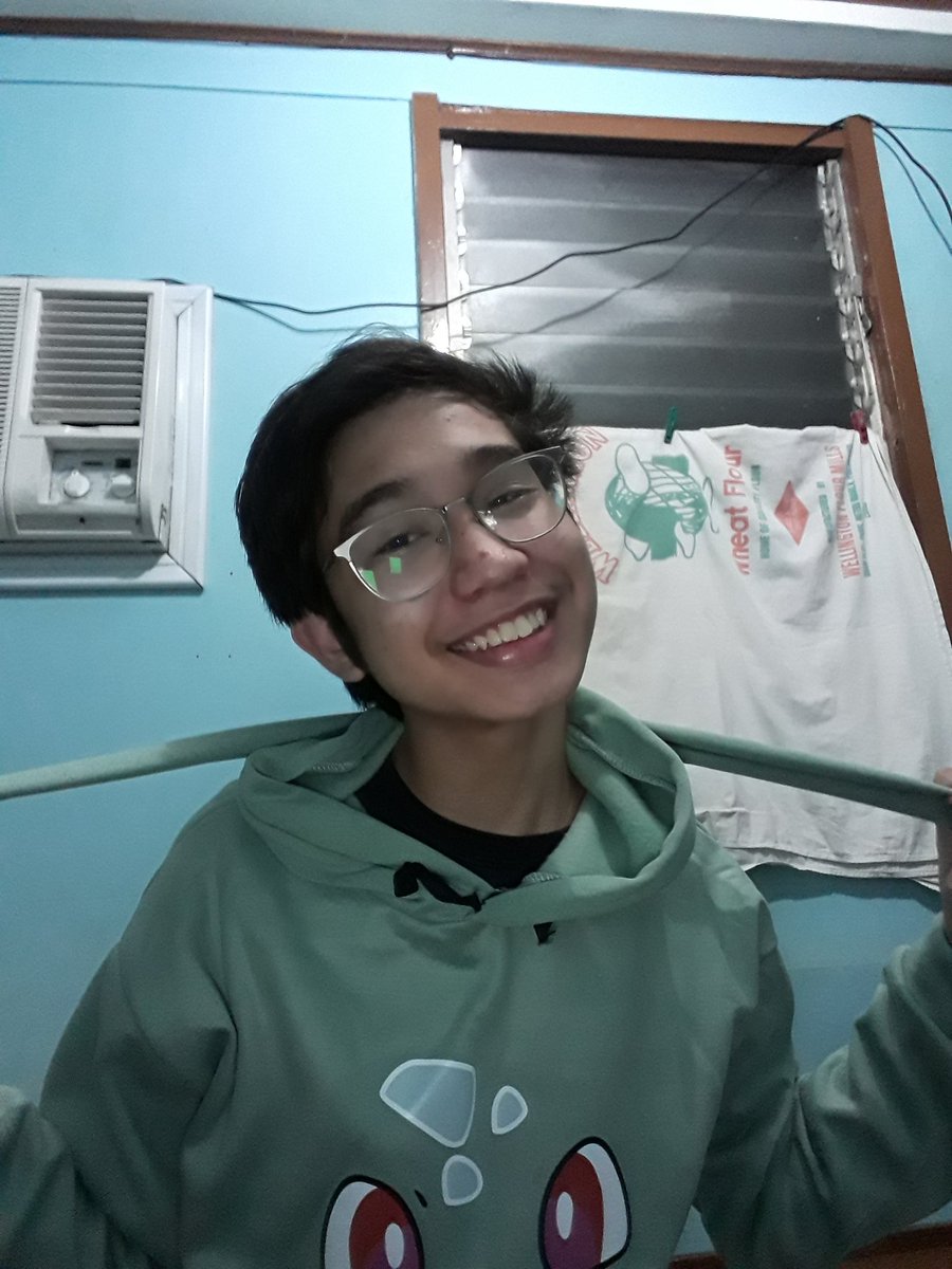 J0SHCULL3N's tweet photo. Recycled kasi tinatamad ako magpicture ♻️

PS: Tinakpan ko na background HAHAHAHAHAHA 

REQUEST @SB19Official @MTV #FridayLivestream

D1 SB19NasaLazadaYan
#ATINKuharili https://t.co/vgfZuGOIkp
