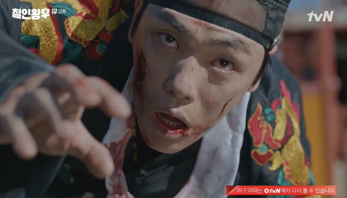 dramachingggu's tweet photo. #MrQueenEp12 This episode give me two major expression : 😂😂😂 and 😮😮😮 . I seriously laughed very loud during entire episode, but the ending giving me goosebumps. Who the hell did  that to our King 😭? #MrQueen https://t.co/k1BVEsNWL2