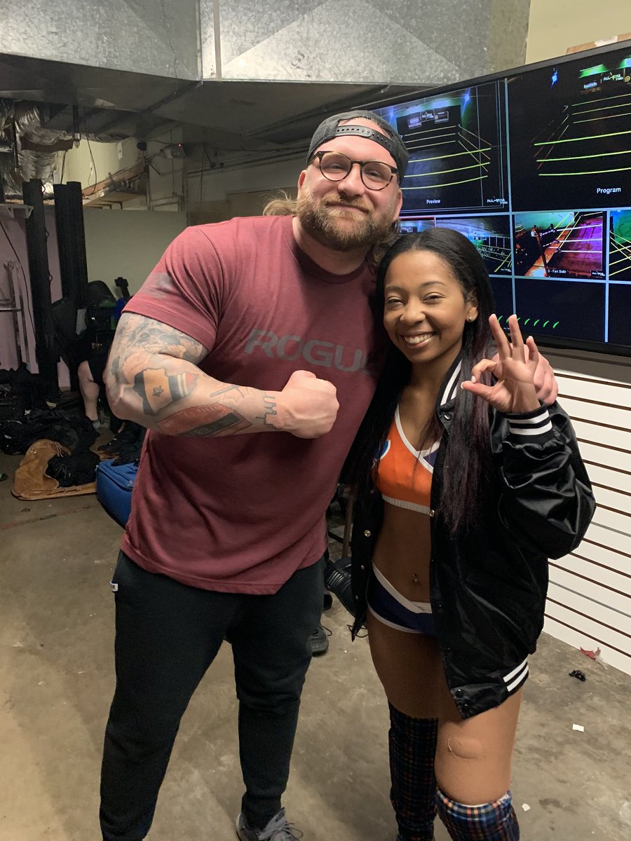 BattleBornFox's tweet image. Got to work with @dannibeeokc TWICE this weekend. Can’t say enough good things about her. 

On Saturday, she was SO AMAZING that my niece, Addie, made me go up &amp;amp; tell her that “she wants to be just like you when she grows up.” #AbsolutePro #ProWrestling