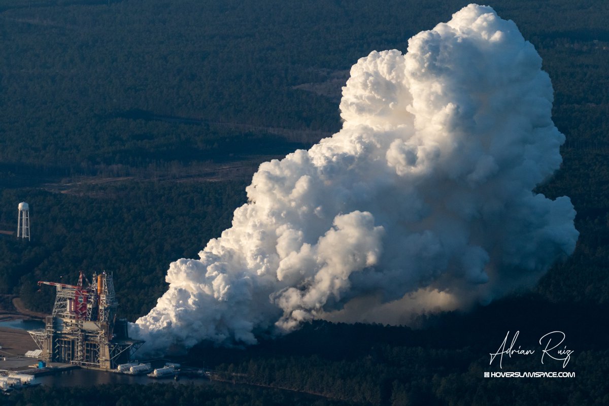 adrian_ruiz_99's tweet photo. As promised, here are some of my photos of that incredible day over @NASAStennis checking out @NASA_SLS before, during and just after a static fire as seen 3,000 ft above the ground. This core will launch from @NASAKennedy soon for @NASAArtemis. Can't Wait.
📸Me-@HoverSlamSpace https://t.co/XNv3vX7lvp