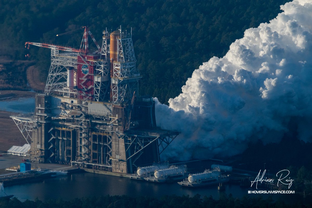 adrian_ruiz_99's tweet photo. As promised, here are some of my photos of that incredible day over @NASAStennis checking out @NASA_SLS before, during and just after a static fire as seen 3,000 ft above the ground. This core will launch from @NASAKennedy soon for @NASAArtemis. Can't Wait.
📸Me-@HoverSlamSpace https://t.co/XNv3vX7lvp