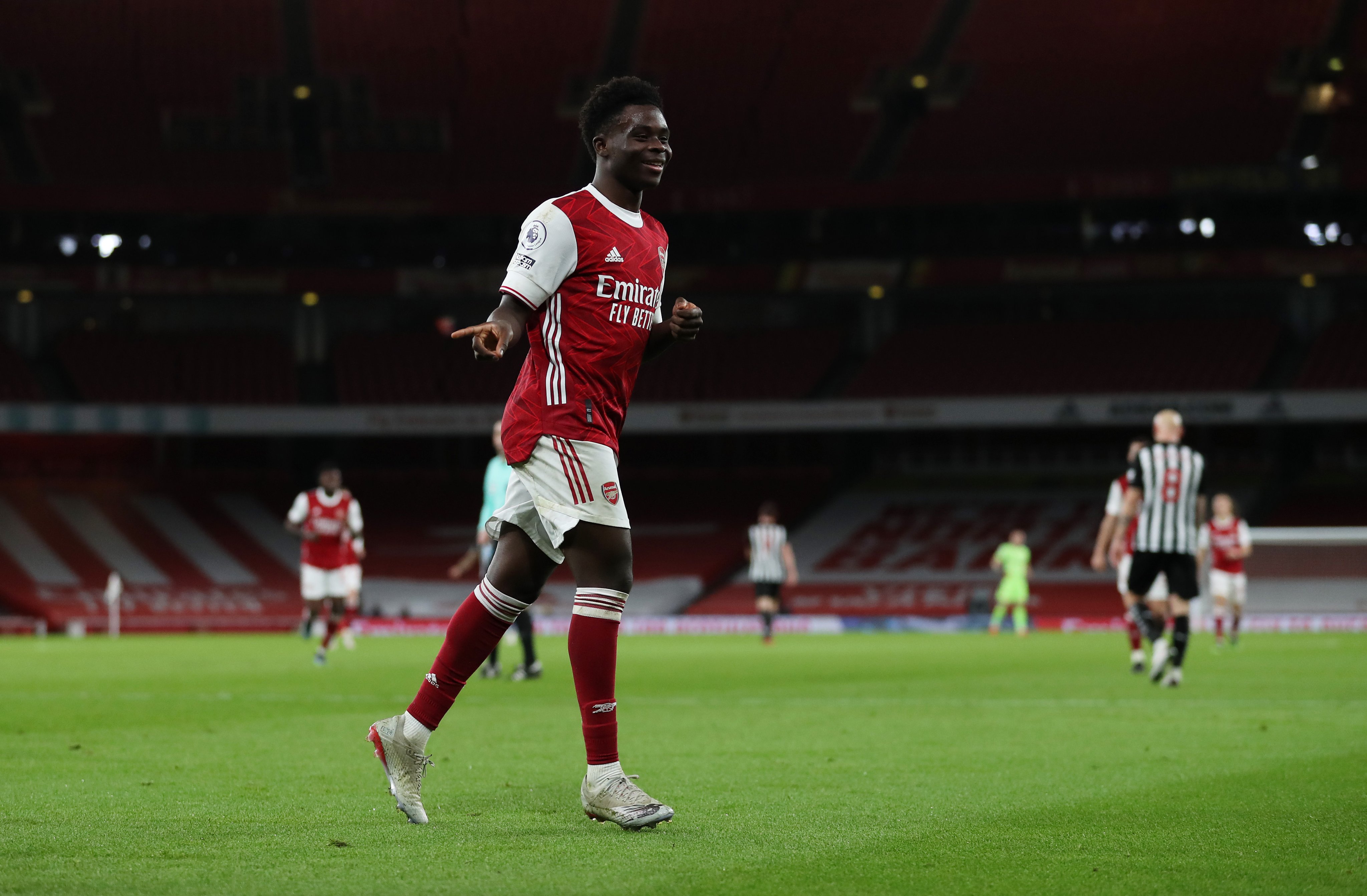 Bukayo Saka celebrates his goal at Emirates Stadium