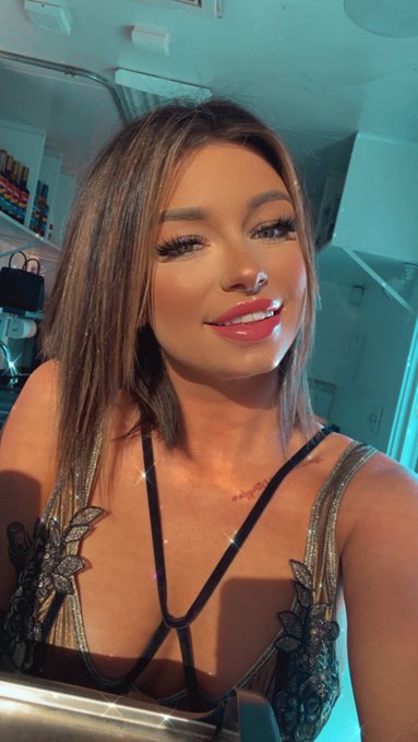 I wish I sparkled in real life 🥺 https://t.co/ylNIywXYOb