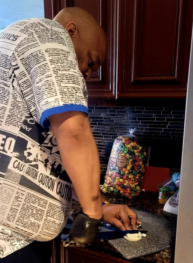 _pointdesigns_'s tweet photo. Ever since his accident, Thaddrick has continued to fish, hunt, and work as much as he wants to. His Point Digits "get the job done,” and have even allowed him to cook more vegetables because he can prepare them easier than he could without the digits. 

#fingerpower #pointdigit https://t.co/V4TXEb0pPp