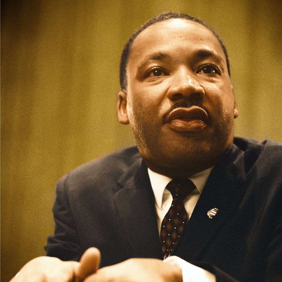 ShoppingGives's tweet photo. “The time is always right to do what is right”. On this #MLKDay, let’s follow Dr. Martin Luther King Jr.’s lead and choose love over darkness. Show kindness to those around you, and together let's make an impact. #ShoppingGives #ChangeCommerce #MLK #PositiveImpact https://t.co/CyE9Jbo4nU