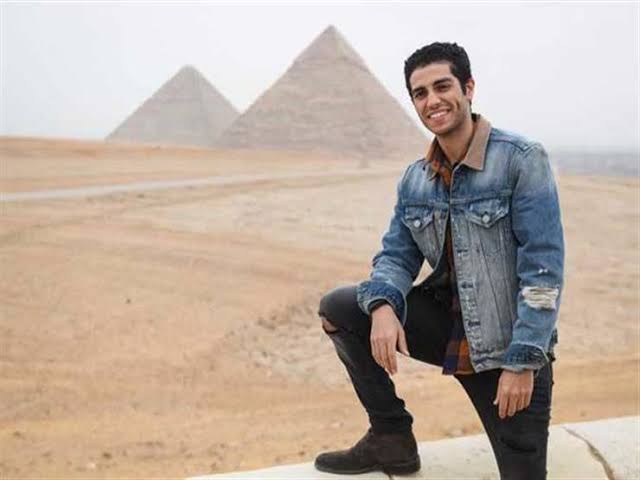 إن استطعت أن تبني هرمًا كهذا فأنت تستطيع أن تفعل أي شيء ". الفنان المصري العالمي مينا مسعود