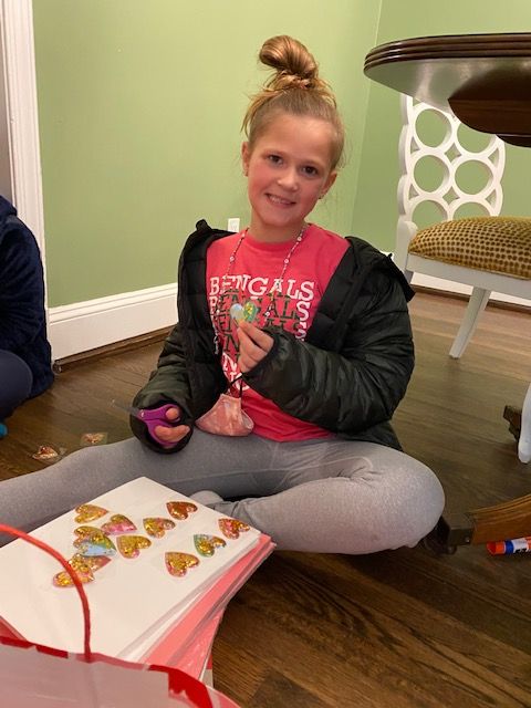 GreensboroDay's tweet image. We've heard from so many Greensboro Day School families spending Martin Luther King Day as a #dayon! From cleaning up litter, to making Valentine's cards to distribute to area nursing homes, Bengals are showing up in service to others!  #gdsbengals #constructivecontributors