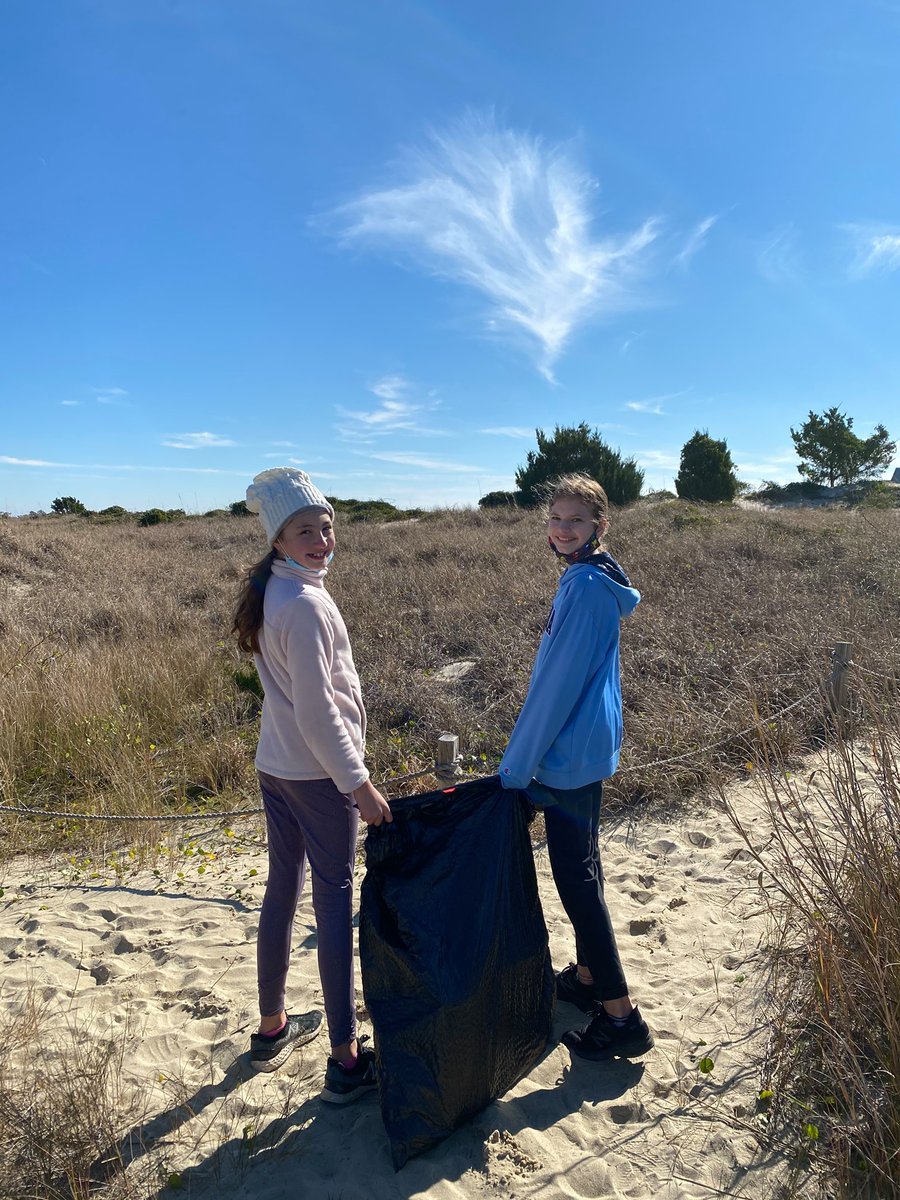 GreensboroDay's tweet image. We've heard from so many Greensboro Day School families spending Martin Luther King Day as a #dayon! From cleaning up litter, to making Valentine's cards to distribute to area nursing homes, Bengals are showing up in service to others!  #gdsbengals #constructivecontributors